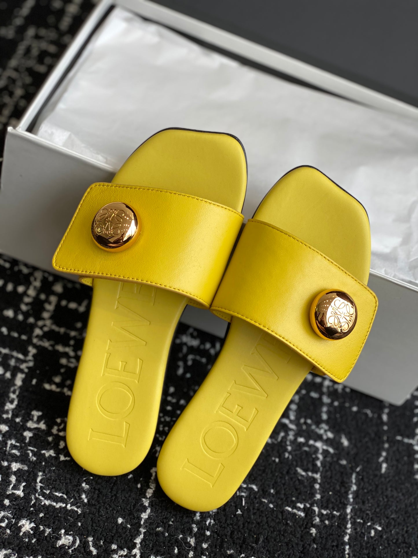Loewe-slippers 25ss Yellow Spring/Summer New Flat Slippers