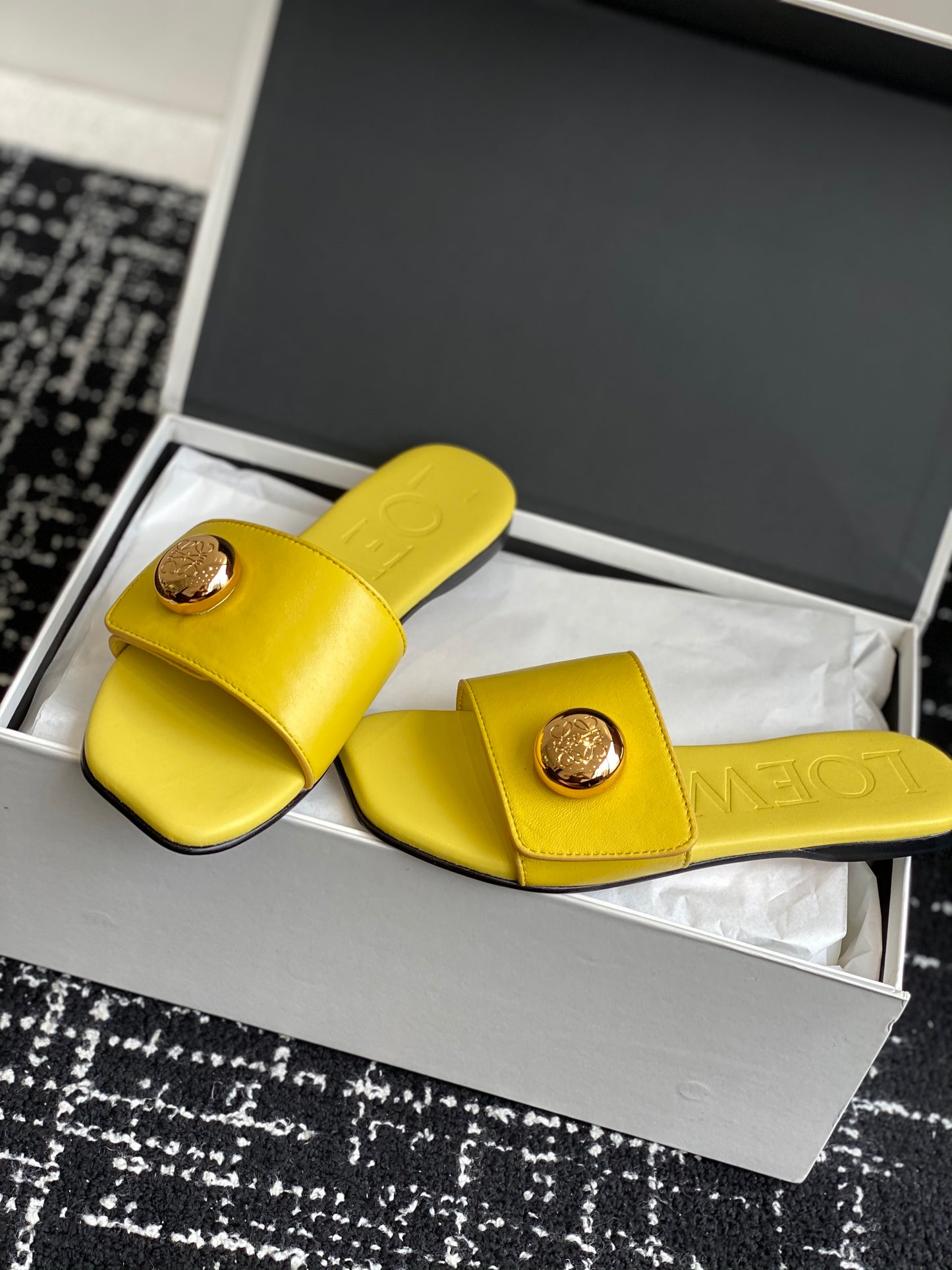 Loewe-slippers 25ss Yellow Spring/Summer New Flat Slippers